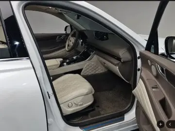 2023 Genesis GV80 с пробегом 29 972 км