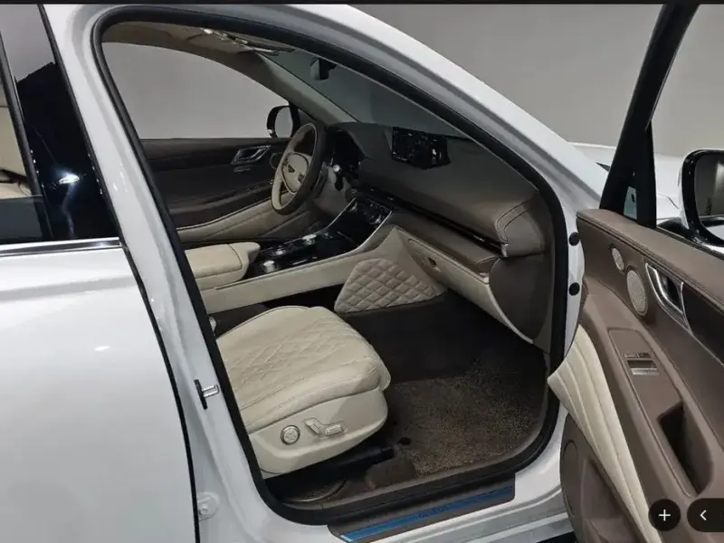 2023 Genesis GV80 с пробегом 29 972 км