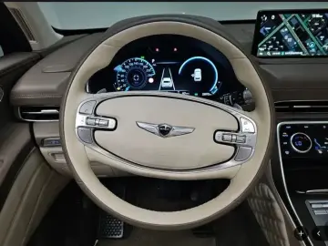 2023 Genesis GV80 с пробегом 29 972 км