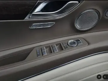 2023 Genesis GV80 с пробегом 29 972 км