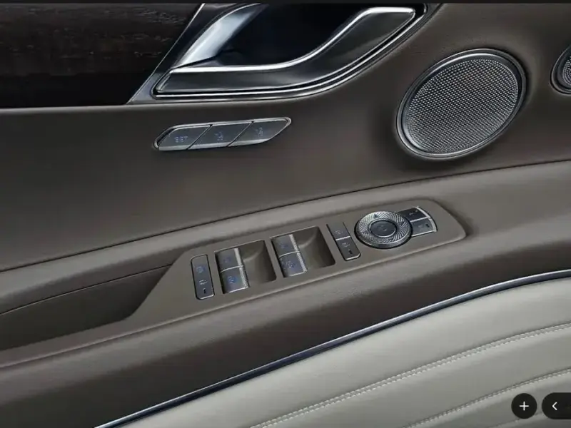 2023 Genesis GV80 с пробегом 29 972 км