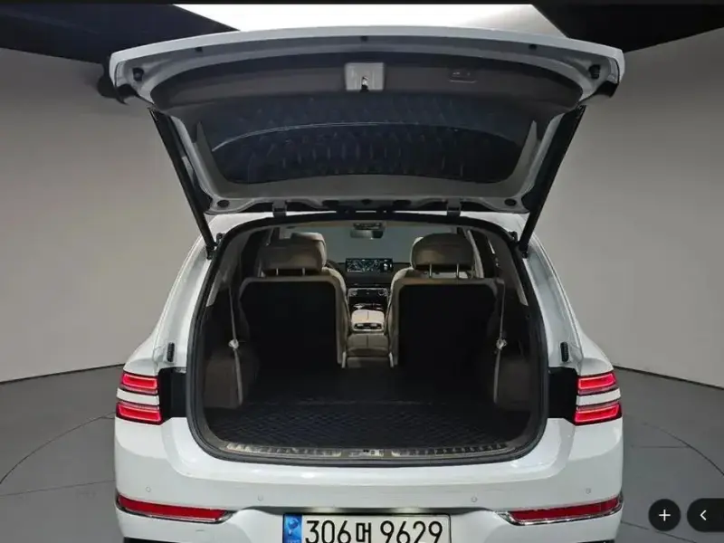 2023 Genesis GV80 с пробегом 29 972 км