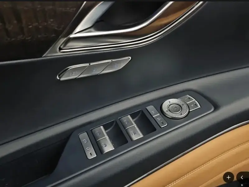 2023 Genesis GV80 с пробегом 67 796 км