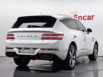 2023 Genesis GV80 с пробегом 28 083 км