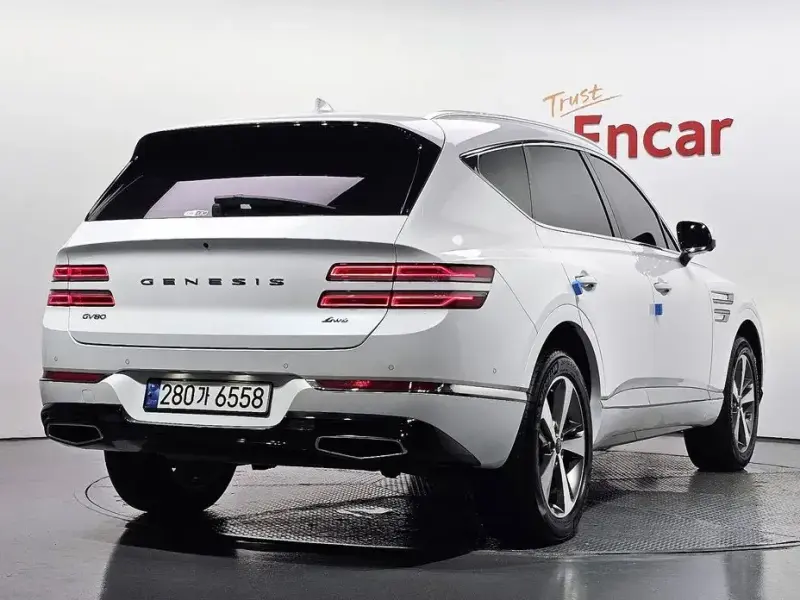 2023 Genesis GV80 с пробегом 28 083 км