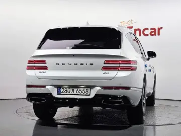 2023 Genesis GV80 с пробегом 28 083 км