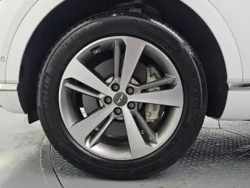 2023 Genesis GV80 с пробегом 28 083 км