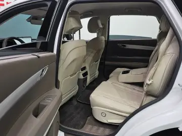 2023 Genesis GV80 с пробегом 28 083 км