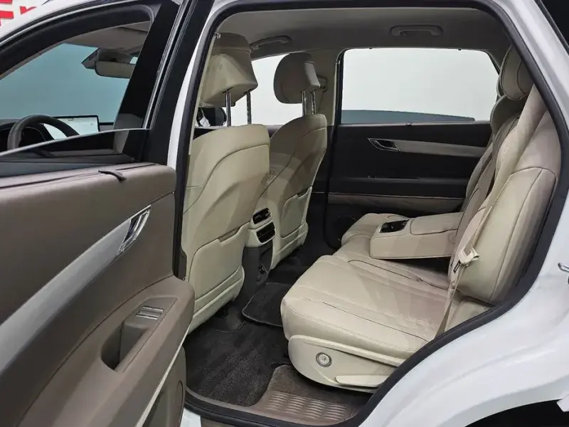 2023 Genesis GV80 с пробегом 28 083 км