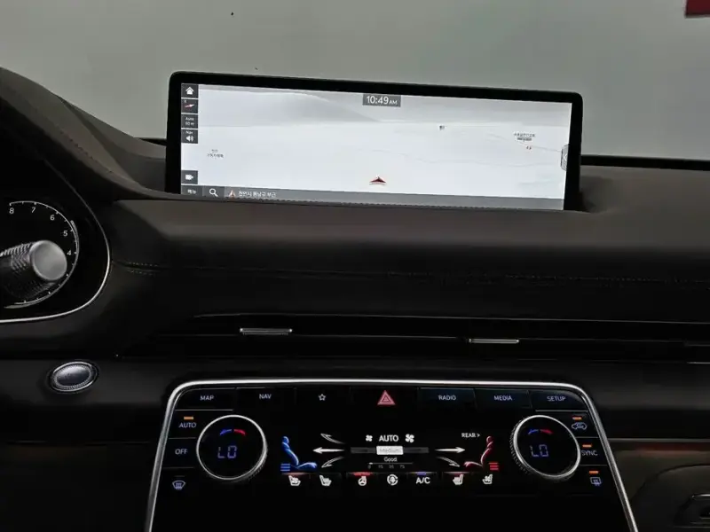 2023 Genesis GV80 с пробегом 28 083 км