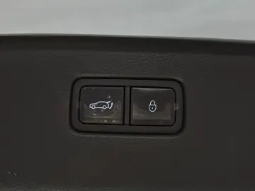 2023 Genesis GV80 с пробегом 28 083 км