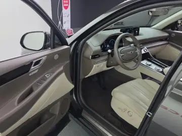 2023 Genesis GV80 с пробегом 51 158 км