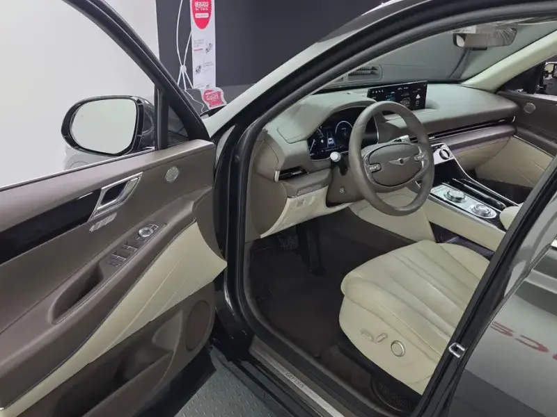 2023 Genesis GV80 с пробегом 51 158 км