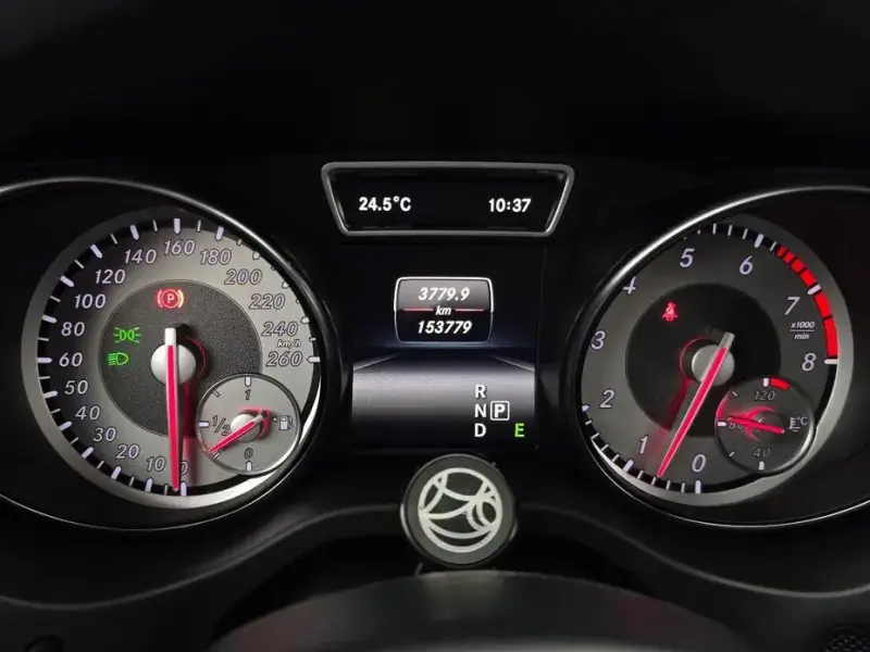 2015 Mercedes-Benz CLA с пробегом 153 779 км