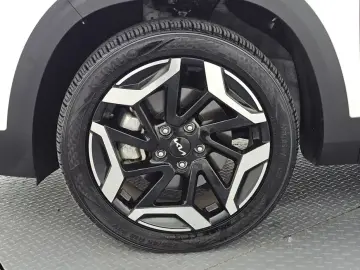 2025 Kia Seltos с пробегом 32 237 км