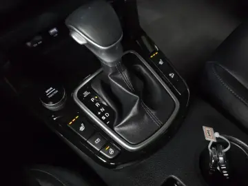 2023 Kia Seltos с пробегом 77 256 км