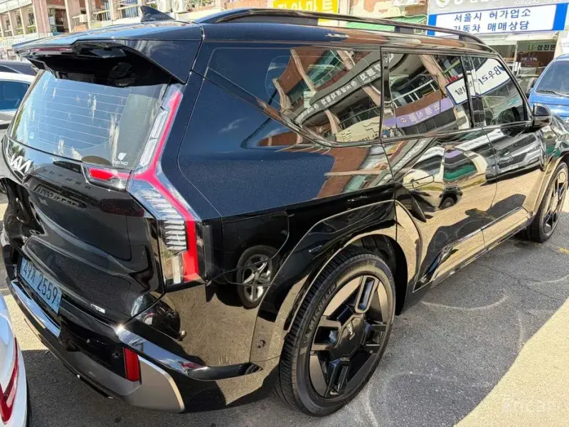 2025 Kia EV9 с пробегом 35 000 км