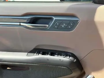 2025 Kia EV9 с пробегом 35 000 км