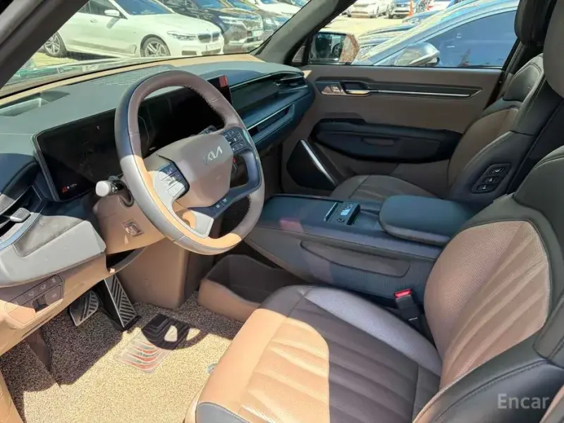 2025 Kia EV9 с пробегом 35 000 км