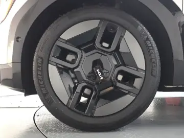 2024 Kia EV9 с пробегом 51 323 км