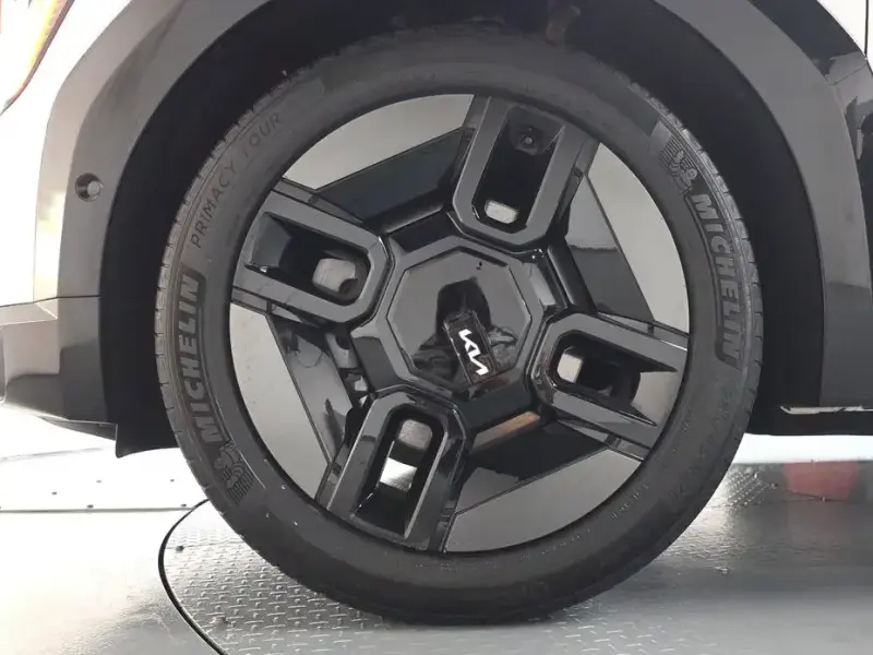 2024 Kia EV9 с пробегом 51 323 км