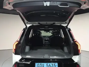 2024 Kia EV9 с пробегом 51 323 км