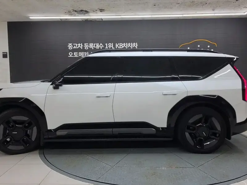 2023 Kia EV9 с пробегом 74 800 км