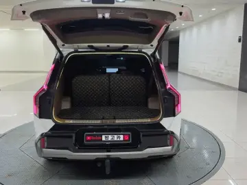 2023 Kia EV9 с пробегом 74 800 км