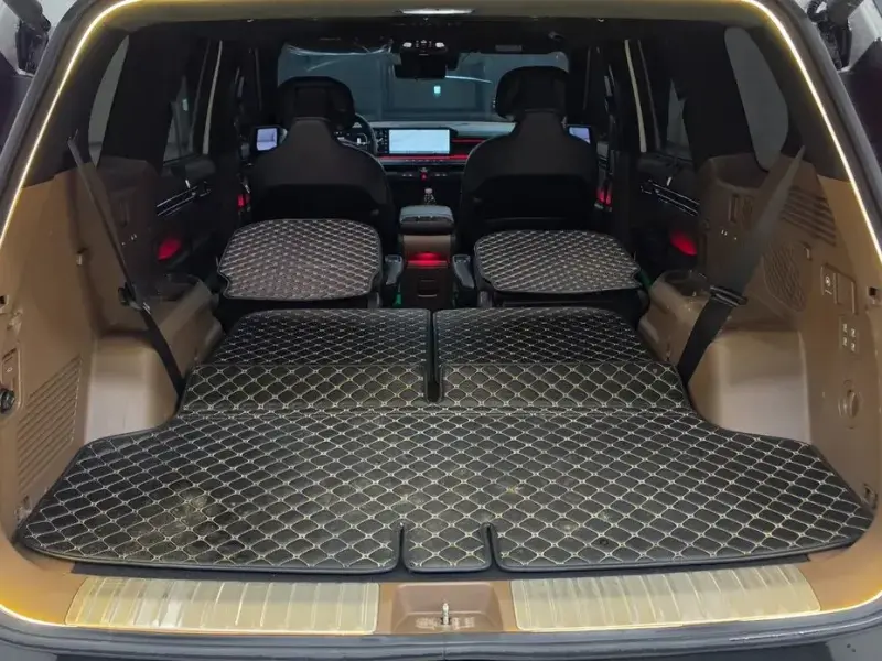 2023 Kia EV9 с пробегом 74 800 км
