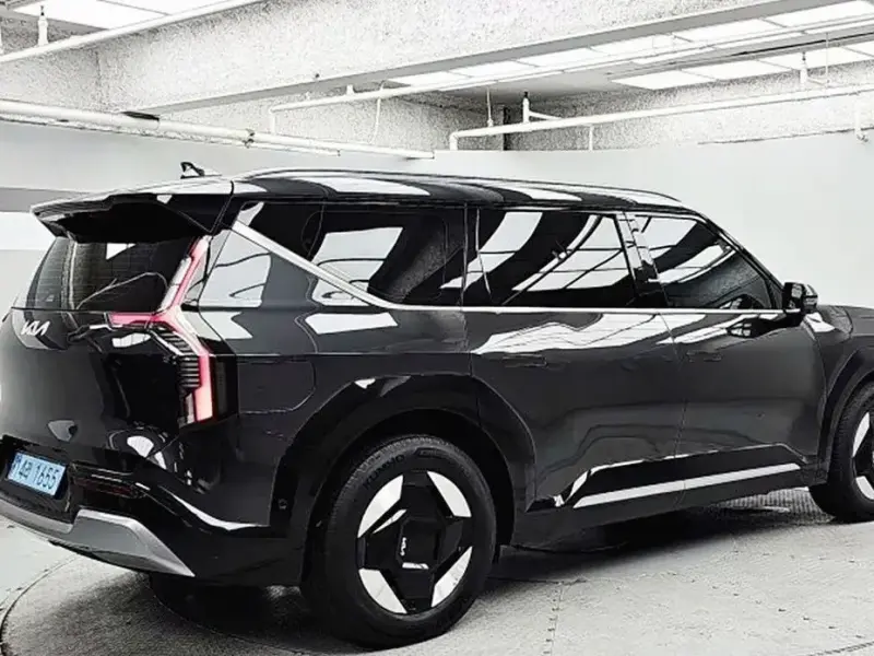 2023 Kia EV9 с пробегом 36 073 км