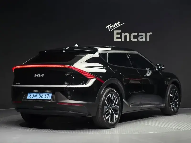 2022 Kia EV6 с пробегом 63 716 км