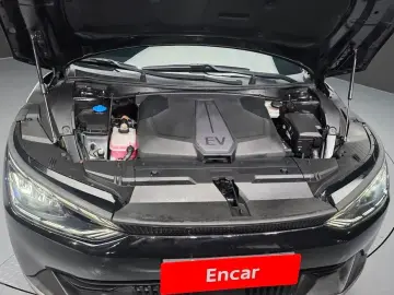 2022 Kia EV6 с пробегом 63 716 км