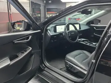 2022 Kia EV6 с пробегом 63 716 км