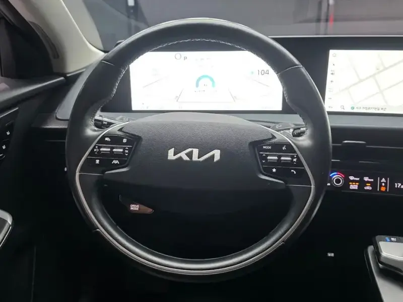 2022 Kia EV6 с пробегом 63 716 км