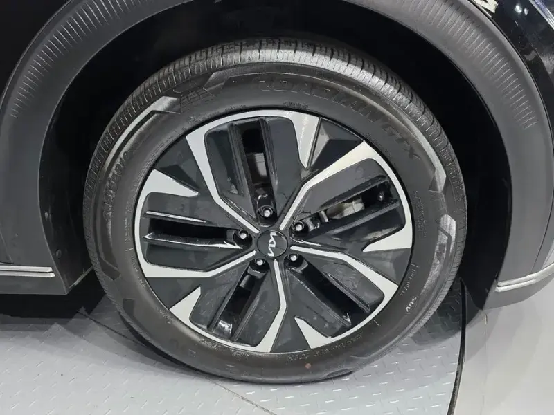 2022 Kia EV6 с пробегом 63 716 км
