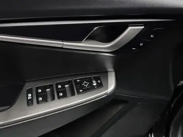 2022 Kia EV6 с пробегом 63 716 км