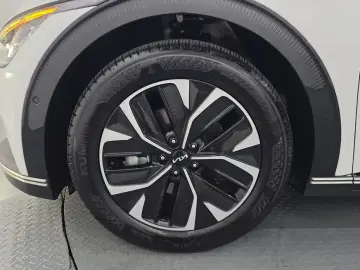 2024 Kia EV6 с пробегом 48 510 км