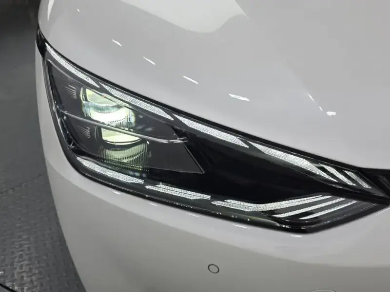 2024 Kia EV6 с пробегом 48 510 км