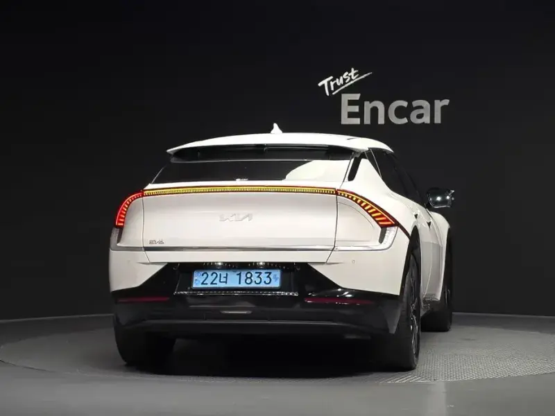 2023 Kia EV6 с пробегом 27 579 км