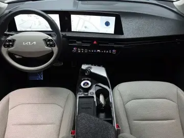2023 Kia EV6 с пробегом 27 579 км