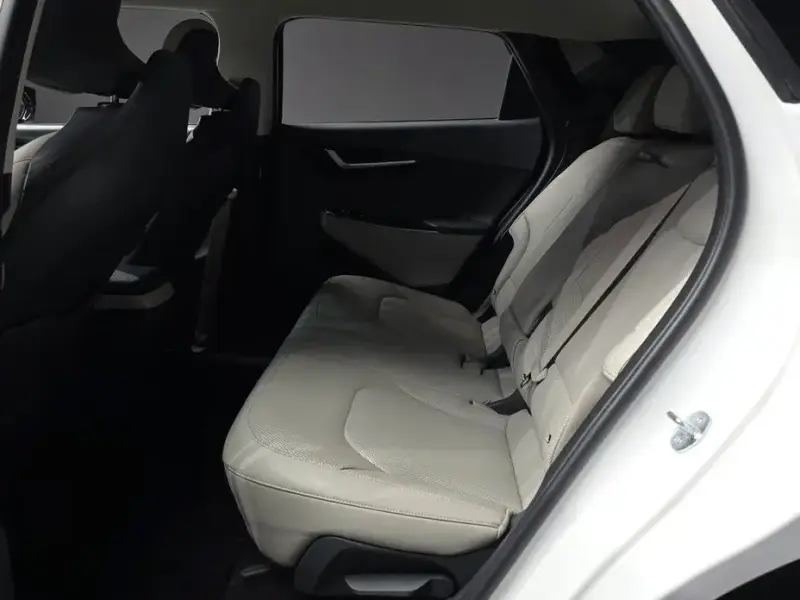 2023 Kia EV6 с пробегом 27 579 км