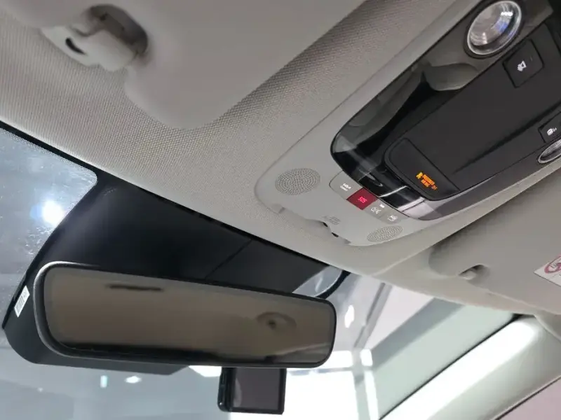 2023 Kia EV6 с пробегом 27 579 км