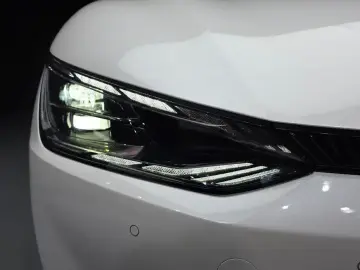 2023 Kia EV6 с пробегом 27 579 км