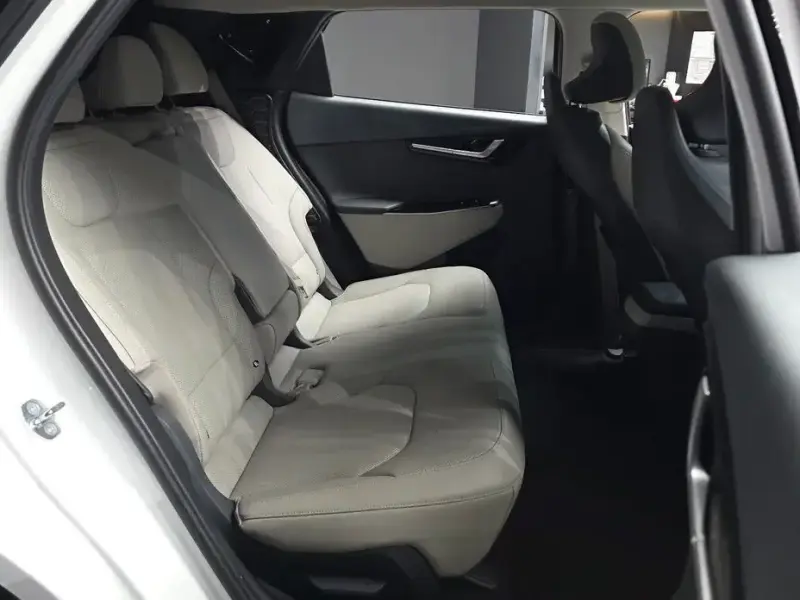 2023 Kia EV6 с пробегом 27 579 км