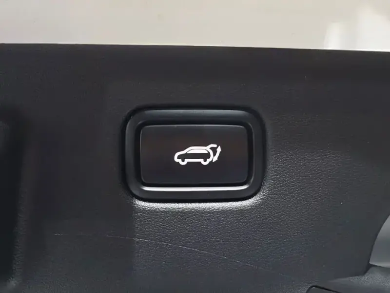2023 Kia EV6 с пробегом 27 579 км