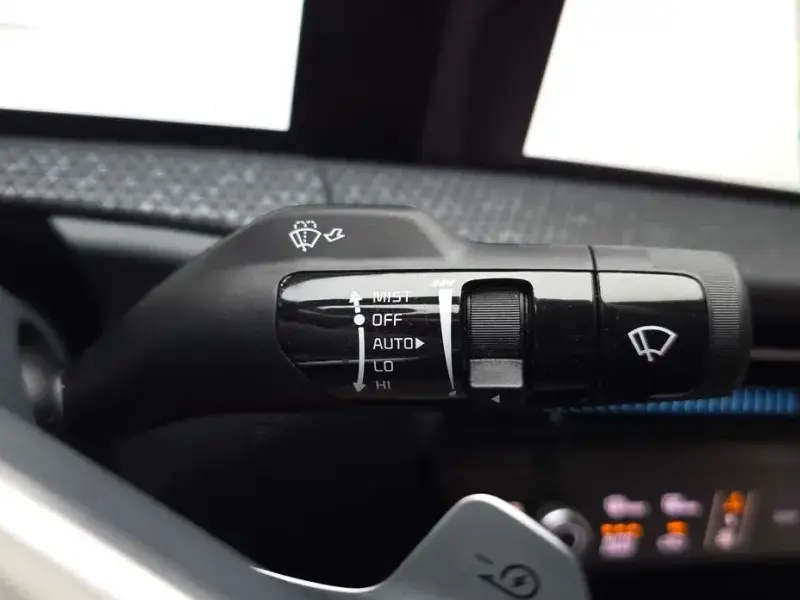 2023 Kia EV6 с пробегом 27 579 км