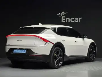 2022 Kia EV6 с пробегом 40 158 км