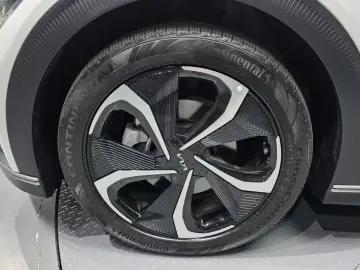 2022 Kia EV6 с пробегом 40 158 км