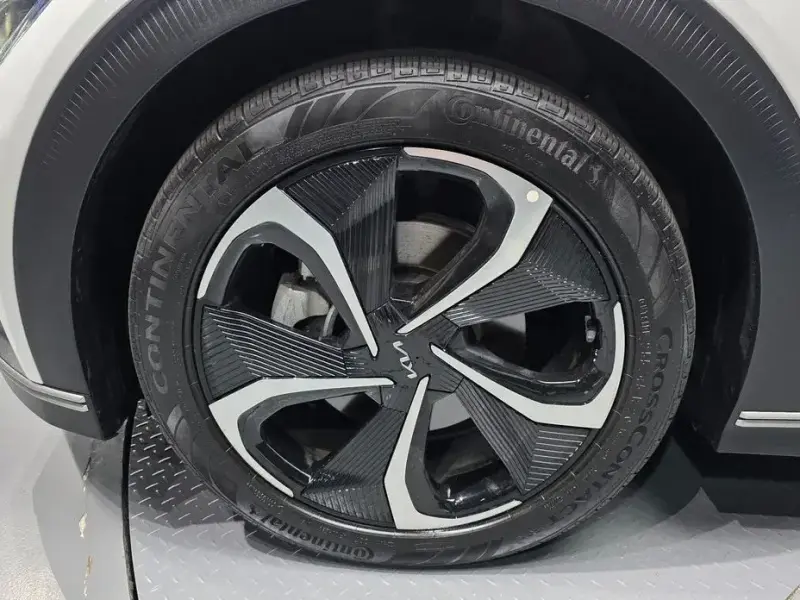 2022 Kia EV6 с пробегом 40 158 км