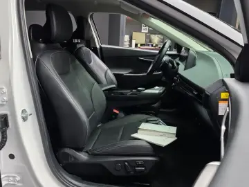 2022 Kia EV6 с пробегом 40 158 км